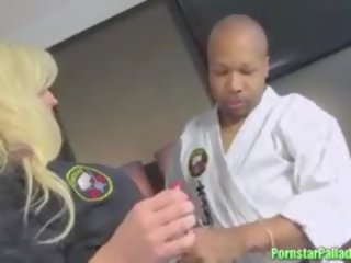 Posh các diễn viên karate đào tạo