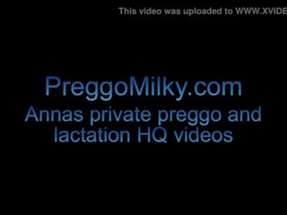Grown 哺乳期 摩洛伊斯兰解放阵线 给 乳房 牛奶