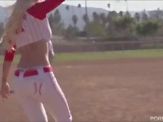 Baseball Loving Blonde Stevie Shae Loves An shortly shortly thereafter Game Fuck
