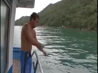 Бразилійка ціпонька трахання на в човен