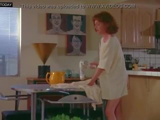 Julianne moore - filmid tema ingver põõsas - lühike cuts (1993)